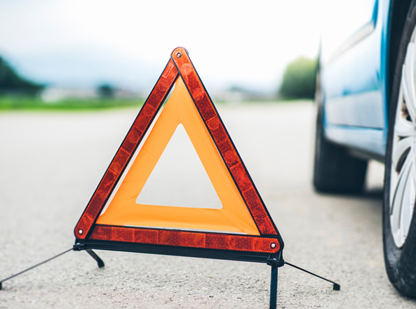 Pharmacie voiture avec 2 gilets et triangle de sécurité